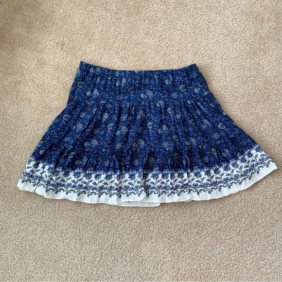 Chelsea & Violet Dresses & Skirts - Chelsea & Violet Blue Floral Skirt Size Large